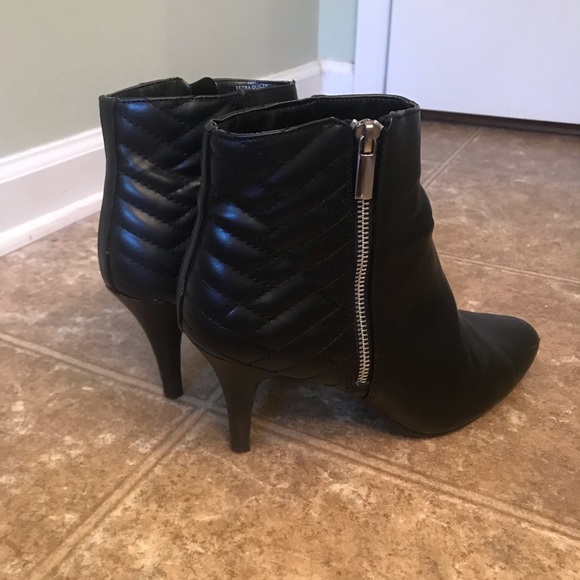 Black quilted zipper booties - Picture 2 of 8